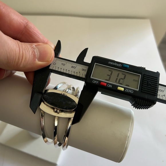 Sterling silver bangle - Picture 4 of 9